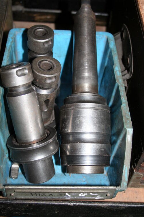 ドリルタッパー