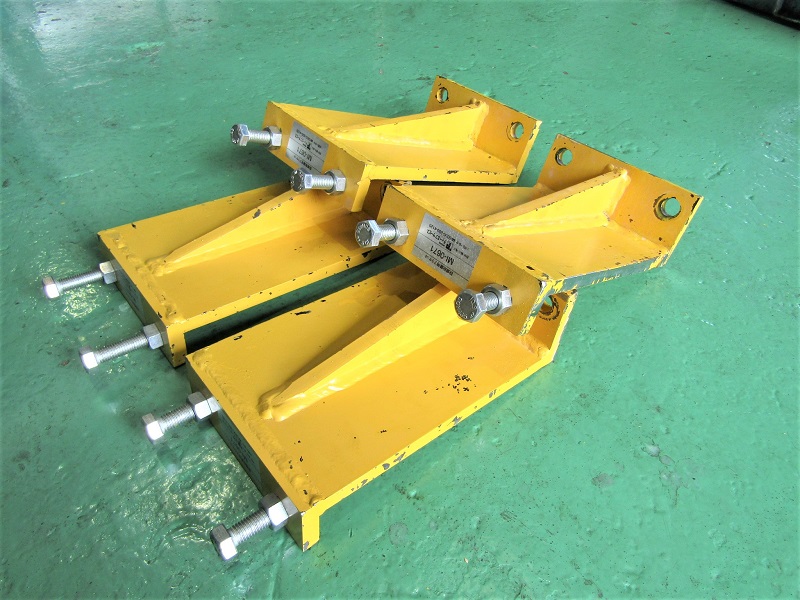 耐震用固定金具